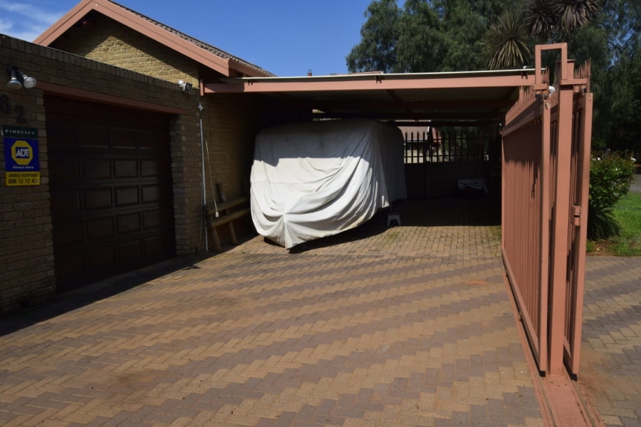 4 Bedroom Property for Sale in Vaalpark Free State